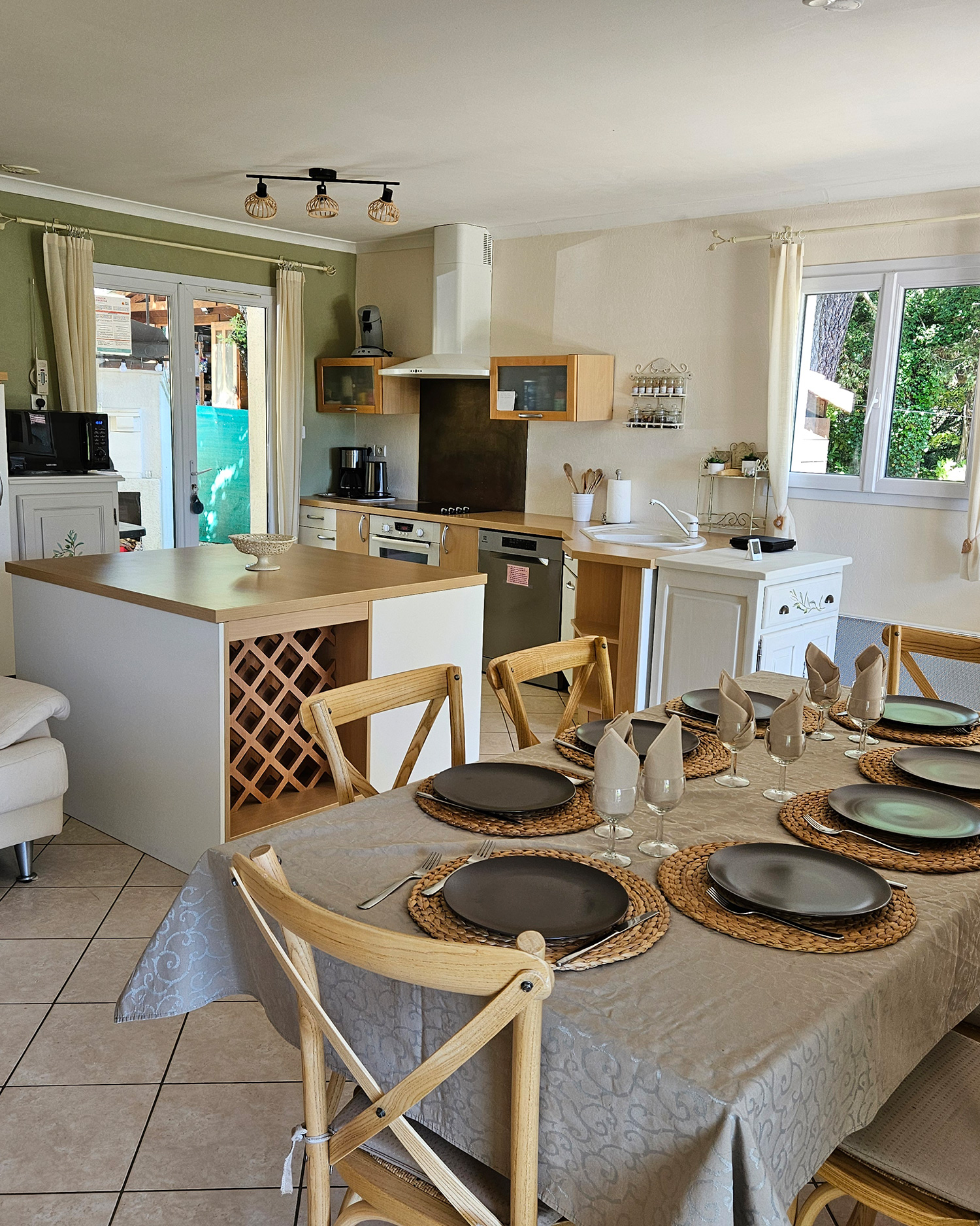 De keuken en de eetkamer